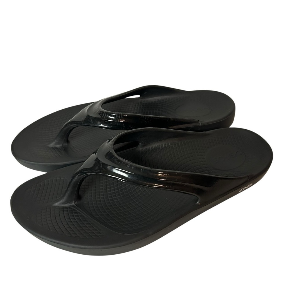 Oofos OOriginal women’s flip flap sandals black size 10